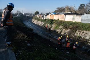 Limpieza de cañada en las calles Av. Gral. San Martín y Juan Acosta 