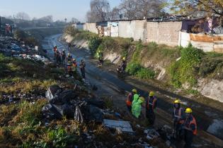 Limpieza de cañada en las calles Av. Gral. San Martín y Juan Acosta Limpieza de cañada en las calles Av. Gral. San Martín y Juan Acosta