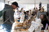 Intendenta Mauricio Zunino, recorre Feria de Emprendimientos por el día de Artesanas y Artesanos, 30 de Julio de 2024