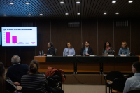 Mercedes Clara y Mauricio Zunino en la entrega de certificados de los cursos de capacitación dirigido a Personas Migrantes y Refugiadas