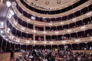 Espectáculo de la temporada Lírica del teatro Solís Espectáculo de la temporada Lírica del teatro Solís