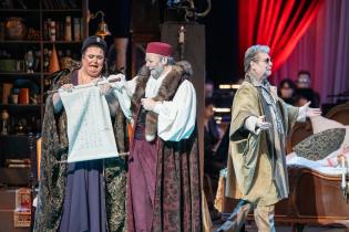 Espectáculo de la temporada Lírica del teatro Solís Espectáculo de la temporada Lírica del teatro Solís