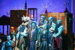 Espectáculo de la temporada Lírica del teatro Solís Espectáculo de la temporada Lírica del teatro Solís