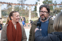 Entrega de estacas de rosas en Rosaleda del Prado