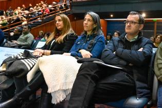 Encuentro entre Departamentos de la Intendencia y los Concejos Vecinales Encuentro entre Departamentos de la Intendencia y los Concejos Vecinales