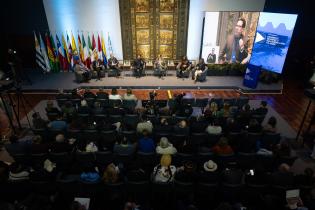 Mesa inaugural: Nuevas miradas y modelos para un desarrollo económico local, en la apertura del 4° Foro Regional de Desarrollo Económico Local Mesa inaugural: Nuevas miradas y modelos para un desarrollo económico local, en la apertura del 4° Foro Regional de Desarrollo Económico Local