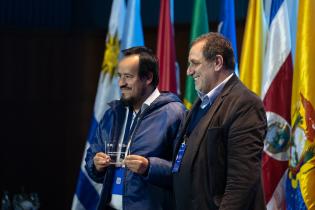 Mesa de clausura Nuevos desafíos del modelo de desarrollo económico local Mesa de clausura Nuevos desafíos del modelo de desarrollo económico local
