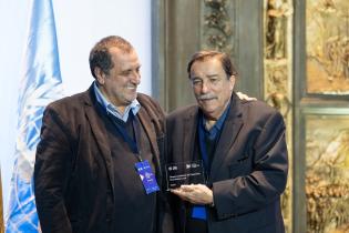 Mesa de clausura Nuevos desafíos del modelo de desarrollo económico local Mesa de clausura Nuevos desafíos del modelo de desarrollo económico local