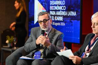 Mesa 6: La movilidad humana con una mirada de desarrollo económico local Mesa 6: La movilidad humana con una mirada de desarrollo económico local