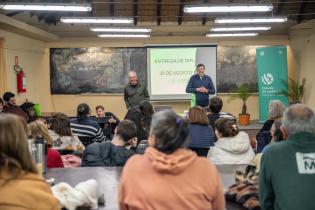 Entrega de diplomas a egresados de la Escuela de Jardinería