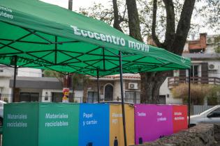 Ecocentro móvil en la feria de plaza de los Olímpicos Ecocentro móvil en la feria de plaza de los Olímpicos
