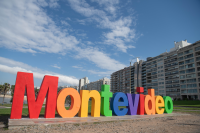 Intervención en cartel Montevideo en el marco del Mes de la Diversidad 