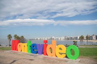 Intervención en cartel Montevideo en el marco del Mes de la Diversidad 