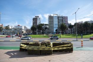 Colocación de césped en pista de patinaje Rambla Parque Rodó