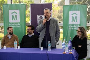 Firma de convenio de la Intendencia de Montevideo con el Municipio B y el Club Defensor Sporting Firma de convenio de la Intendencia de Montevideo con el Municipio B y el Club Defensor Sporting
