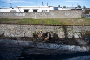 Trabajos de limpieza en cantera del barrio Marconi