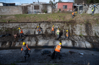 Trabajos de limpieza en cantera del barrio Marconi