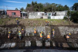 Trabajos de limpieza en cantera del barrio Marconi