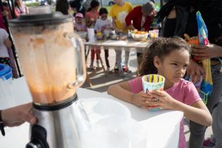 Actividades en el parque Idea Vilariño por el día de las plazas y los barrios