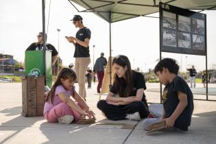 Actividades en el parque Idea Vilariño por el día de las plazas y los barrios