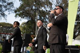 Actividades en plaza Estado de Israel por el día de las plazas y los barrios