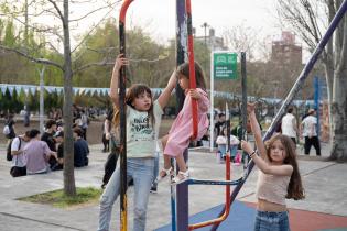 Actividades en el parque Idea Vilariño por el día de las plazas y los barrios