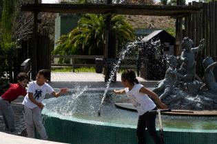 Actividades en el Parque de la Amistad por el día de las plazas y los barrios Actividades en el Parque de la Amistad por el día de las plazas y los barrios
