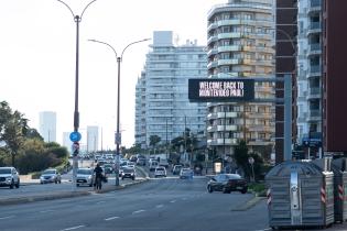 Panel informativo del CGM en Rambla, con bienvenida a Paul McCartney