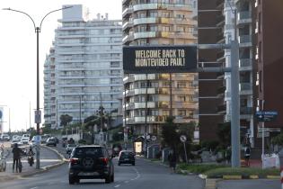 Panel informativo del CGM en Rambla, con bienvenida a Paul McCartney