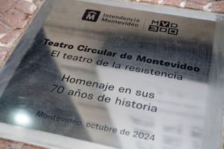 Descubrimiento de placa en homenaje al Teatro Circular de Montevideo, por sus 70 años de historia Descubrimiento de placa en homenaje al Teatro Circular de Montevideo, por sus 70 años de historia