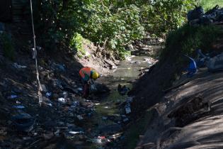 Trabajos de limpieza en calle Dr. Ernesto Quintela