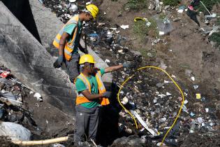 Trabajos de limpieza en calle Dr. Ernesto Quintela