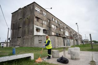 Cuadrilla de limpieza en Malvín Norte, 7 de octubre de 2024