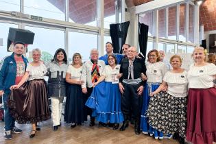 Tertulia literaria en el Crece Flor de Maroñas