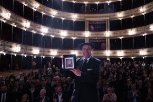 Declaración de Ciudadano Ilustre de Montevideo a Levón Burunsuzián Declaración de Ciudadano Ilustre de Montevideo a Levón Burunsuzián