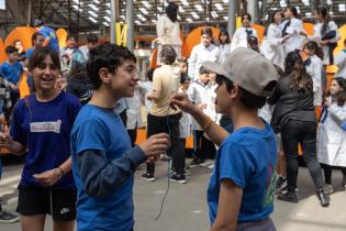Lanzamiento de la campaña : Acá los niños y niñas cuentan Lanzamiento de la campaña : Acá los niños y niñas cuentan