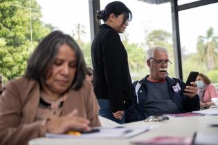 Curso de inclusión digital en el Parque de la Amistad