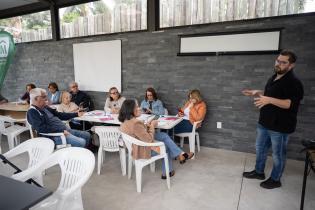 Curso de inclusión digital en el Parque de la Amistad