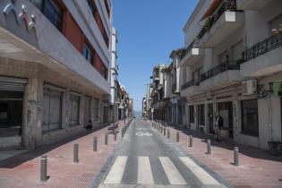 Calle Colón esquina Sarandí hacia Rambla Francia Calle Colón esquina Sarandí hacia Rambla Francia