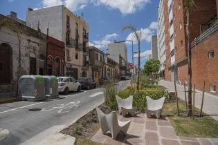 Calle Reconquista esquina Maciel 