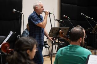 Ensayo de Gabriel Peluffo junto a la Banda Sinfónica de Montevideo