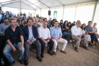 Entrega de viviendas de realojo a familias del asentamiento 22 de Mayo