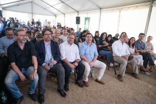 Entrega de viviendas de realojo a familias del asentamiento 22 de Mayo Entrega de viviendas de realojo a familias del asentamiento 22 de Mayo