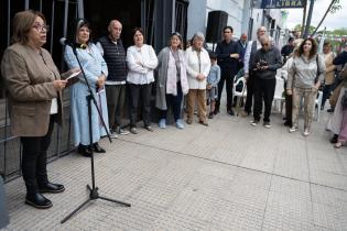 Colocación de placas en homenaje a Mercedes Lingeri y a Rubén Yáñez