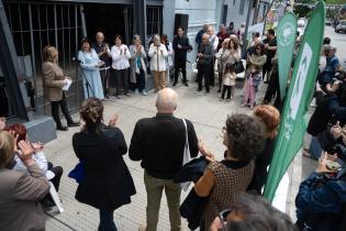 Colocación de placas en homenaje a Mercedes Lingeri y a Rubén Yáñez Colocación de placas en homenaje a Mercedes Lingeri y a Rubén Yáñez