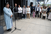 Colocación de placas en homenaje a Mercedes Lingeri y a Rubén Yáñez