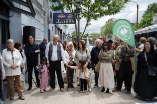 Colocación de placas en homenaje a Mercedes Lingeri y a Rubén Yáñez Colocación de placas en homenaje a Mercedes Lingeri y a Rubén Yáñez
