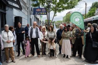 Colocación de placas en homenaje a Mercedes Lingeri y a Rubén Yáñez