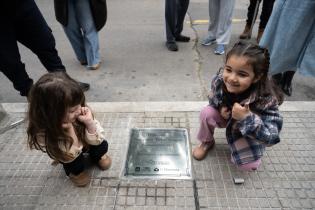 Colocación de placas en homenaje a Mercedes Lingeri y a Rubén Yáñez Colocación de placas en homenaje a Mercedes Lingeri y a Rubén Yáñez