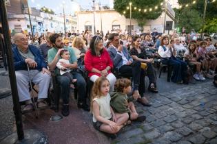 «Teatrino» de la Comedia Nacional en la peatonal Curuguaty «Teatrino» de la Comedia Nacional en la peatonal Curuguaty